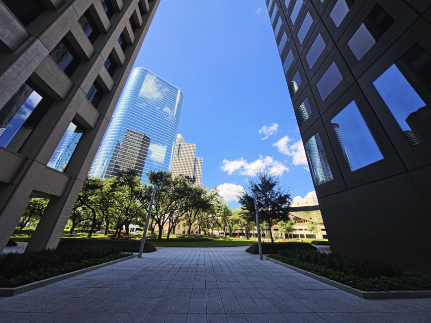 business travel Houston - Houston business district skyline meeting