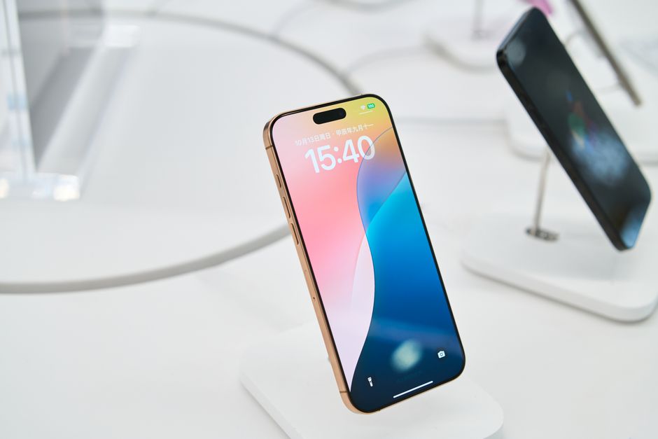 detachable e ink phone - Hisense’s New E Ink Phone Has a Detachable Screen That Actually Makes Sense