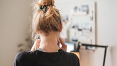 morning routine for productivity - woman morning routine desk