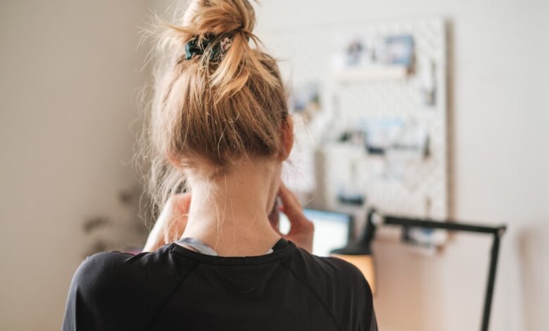 morning routine for productivity - woman morning routine desk
