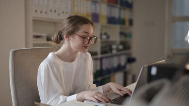 workplace lactation discrimination - professional woman office working