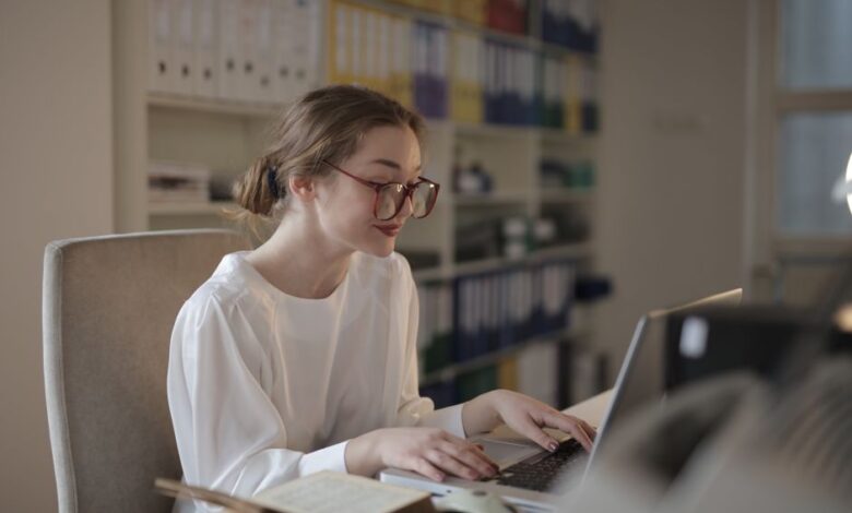 workplace lactation discrimination - professional woman office working