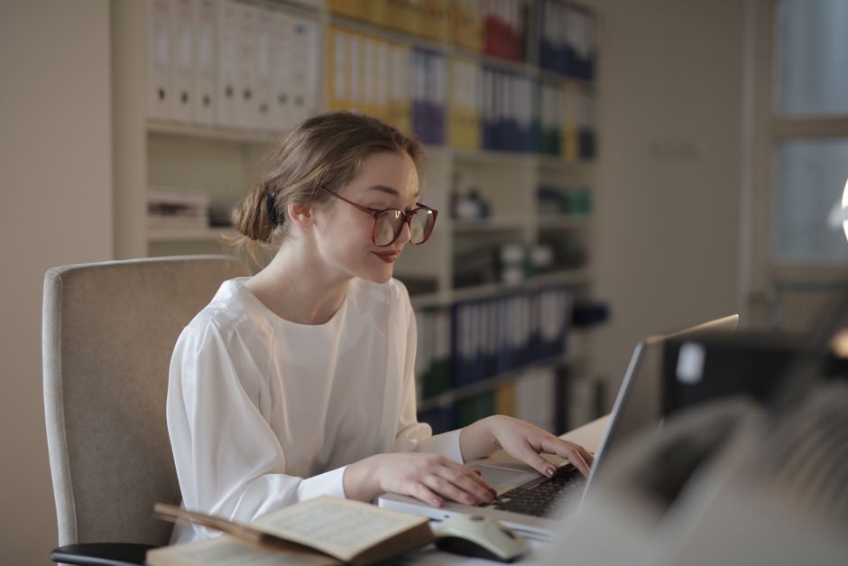 workplace lactation discrimination - professional woman office working